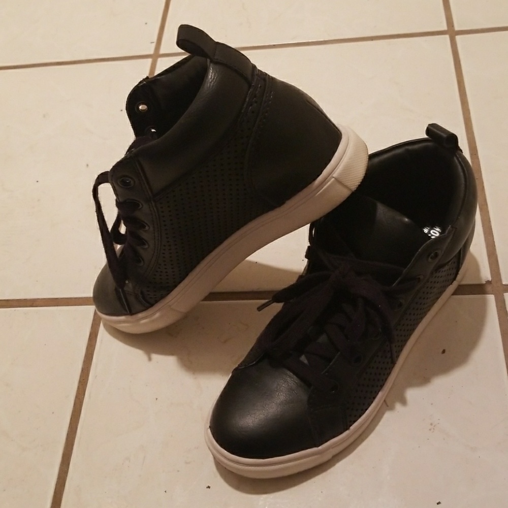 Black Mossimo brand sneakers